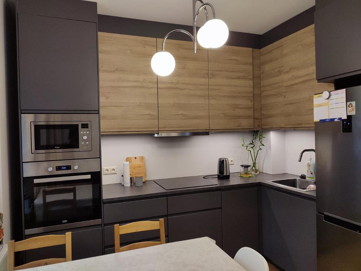 Cozy 2-Bedrooms Apartment In A New Complex Near The Airport And The Center Riga Exterior photo