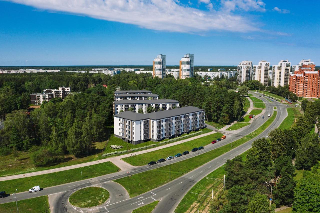 Cozy 2-Bedrooms Apartment In A New Complex Near The Airport And The Center Riga Exterior photo